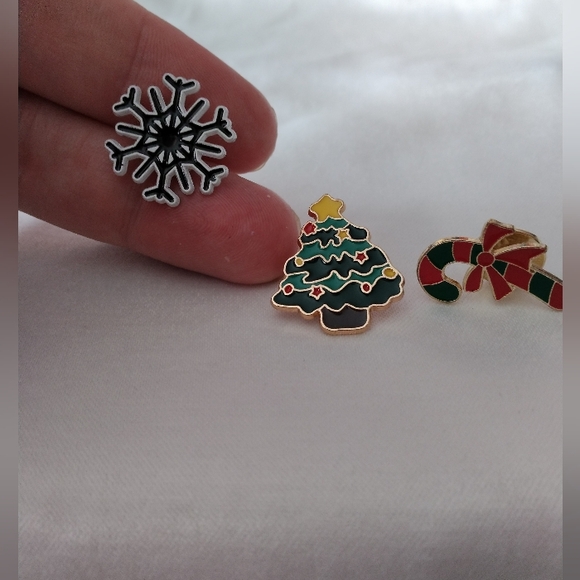 Holiday Pins - Picture 2 of 6